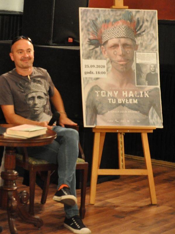DKF: FILMOWY I KSIĄŻKOWY PORTRET TONY’EGO HALIKA – RELACJA ZE SPOTKANIA Z REPORTAŻYSTĄ MIROSŁAWEM WLEKŁYM PO PROJEKCJI FILMU „TONY HALIK. TU BYŁEM” 